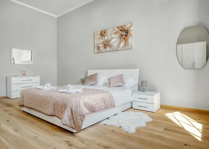 City Twenty 2Bdr Apartment By Irundo